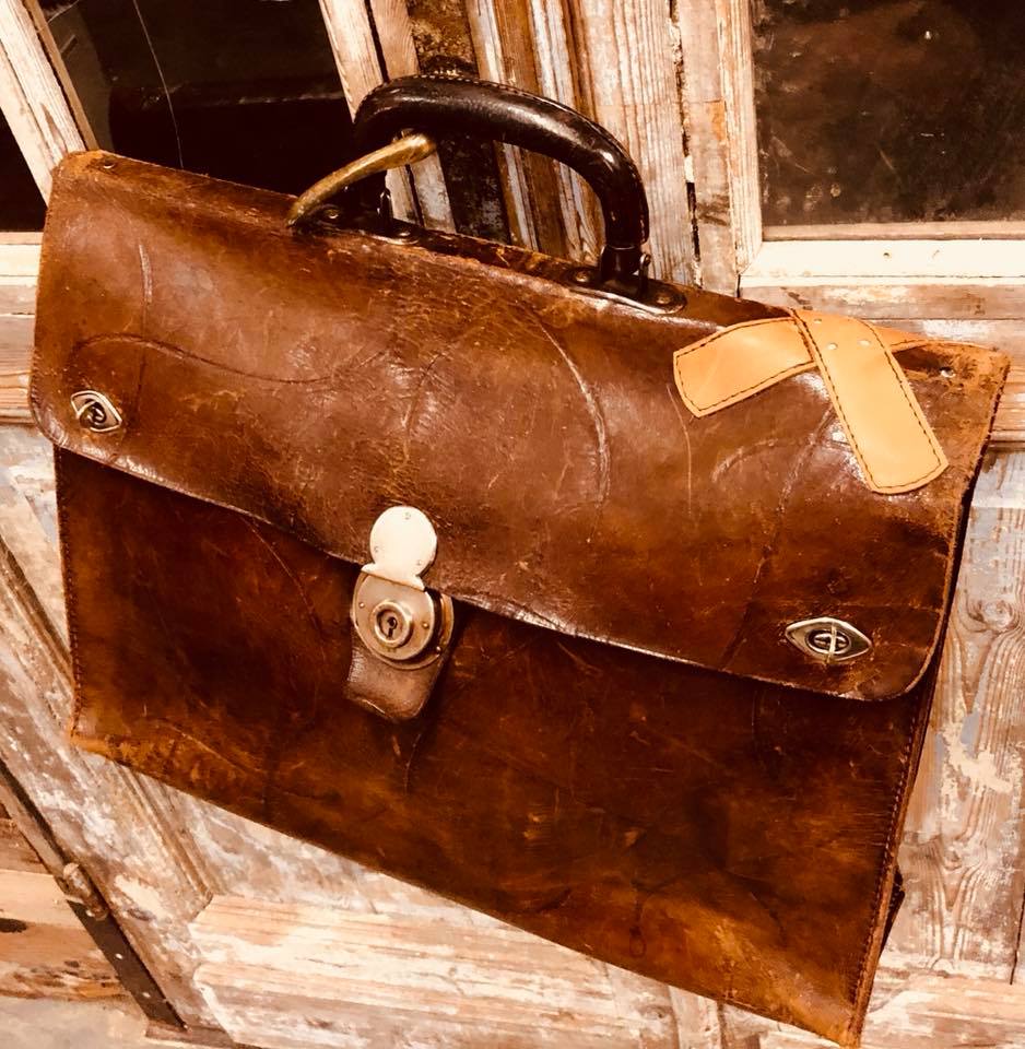 originele reparaties van tassen en banken